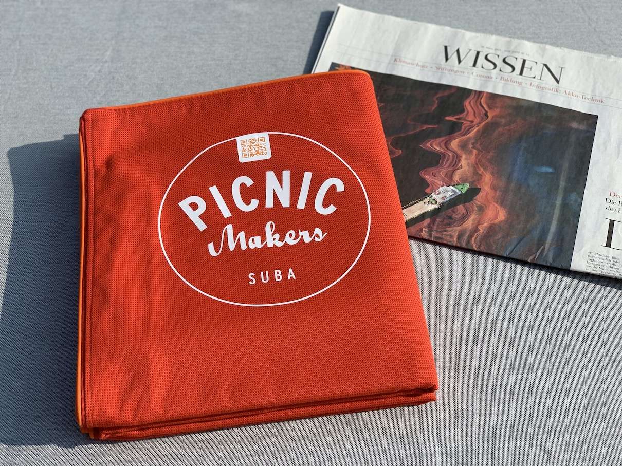Picknickdecke suba.squarepark.11.red gefaltet