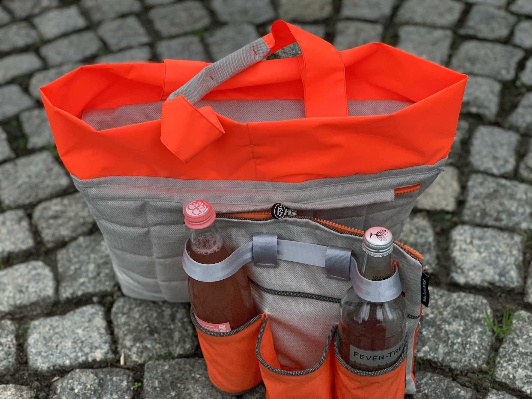 Flaschentasche angezippt an Picknicktasche suba.001.bag