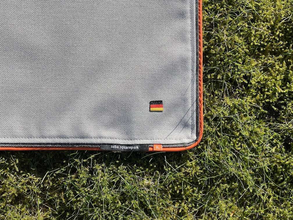 Made in Germany, Deutschlandfahne aufgenäht