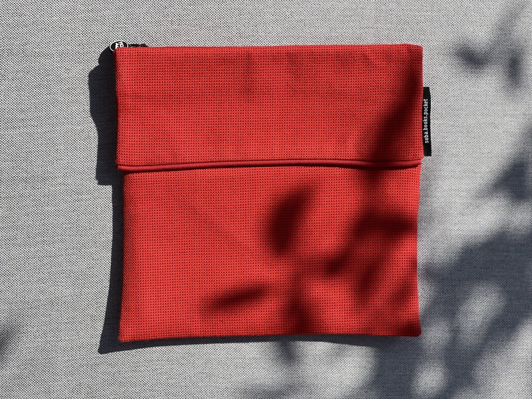 suba.valuables.pocket.red